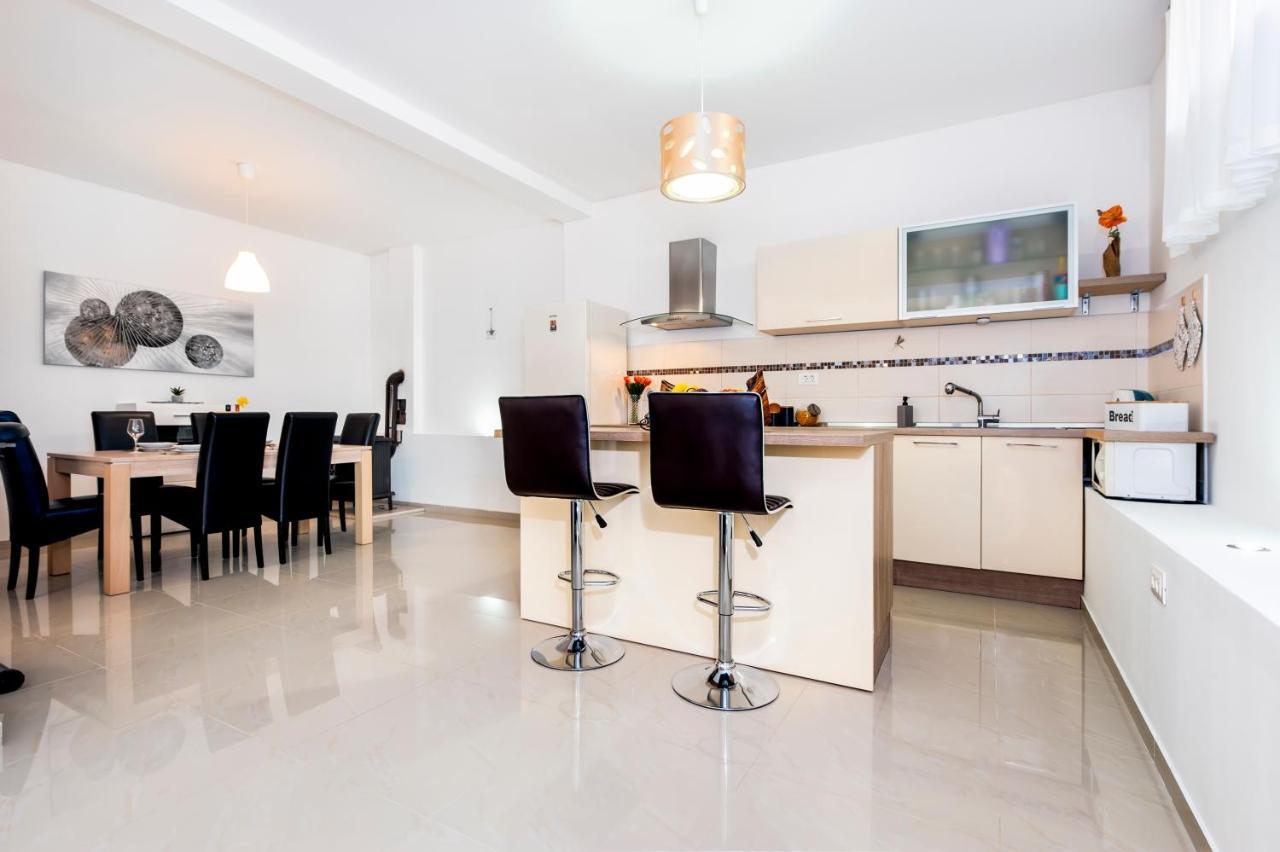 Lea'S Apartment Rovinj Bagian luar foto
