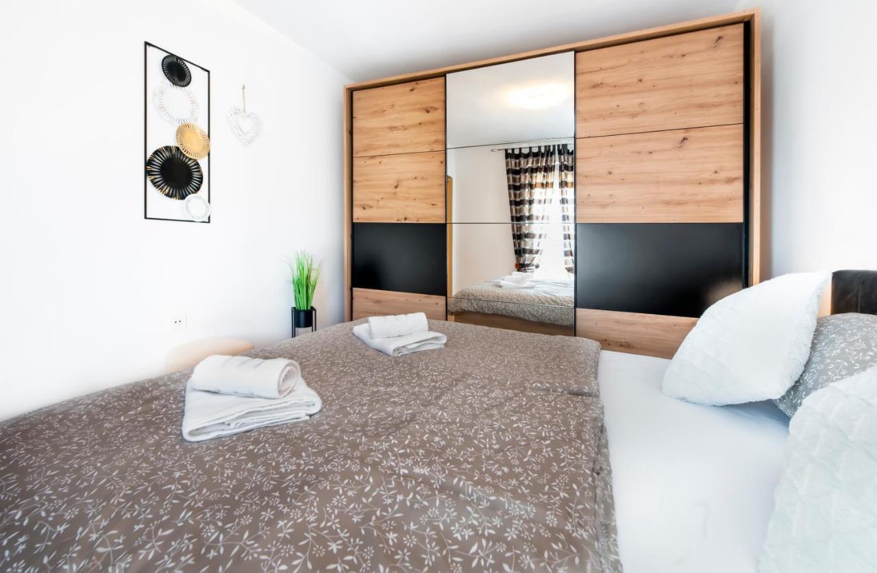 Lea'S Apartment Rovinj Bagian luar foto